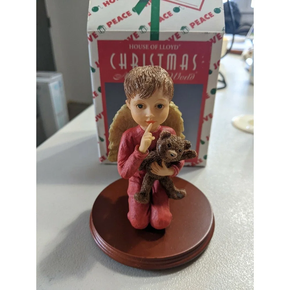 House Of Lloyd Christmas Around The World Bedtime Prayers Figurine In Box Nice!
